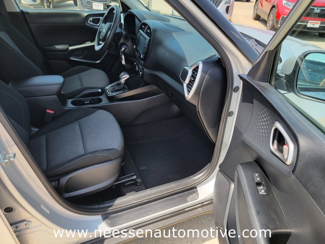 Vehicle image 10 of 37