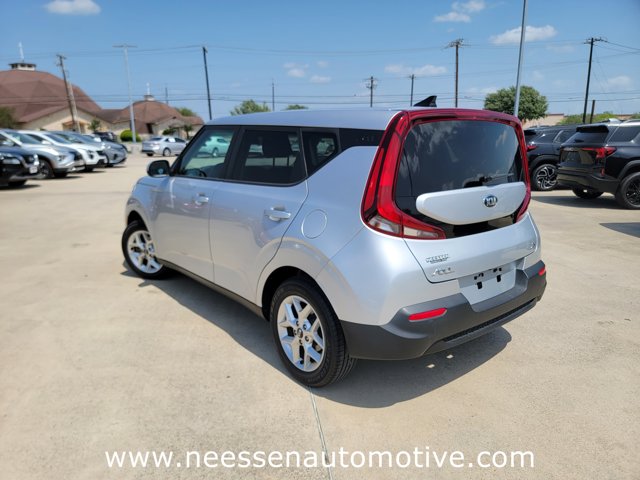 Vehicle image 7 of 37