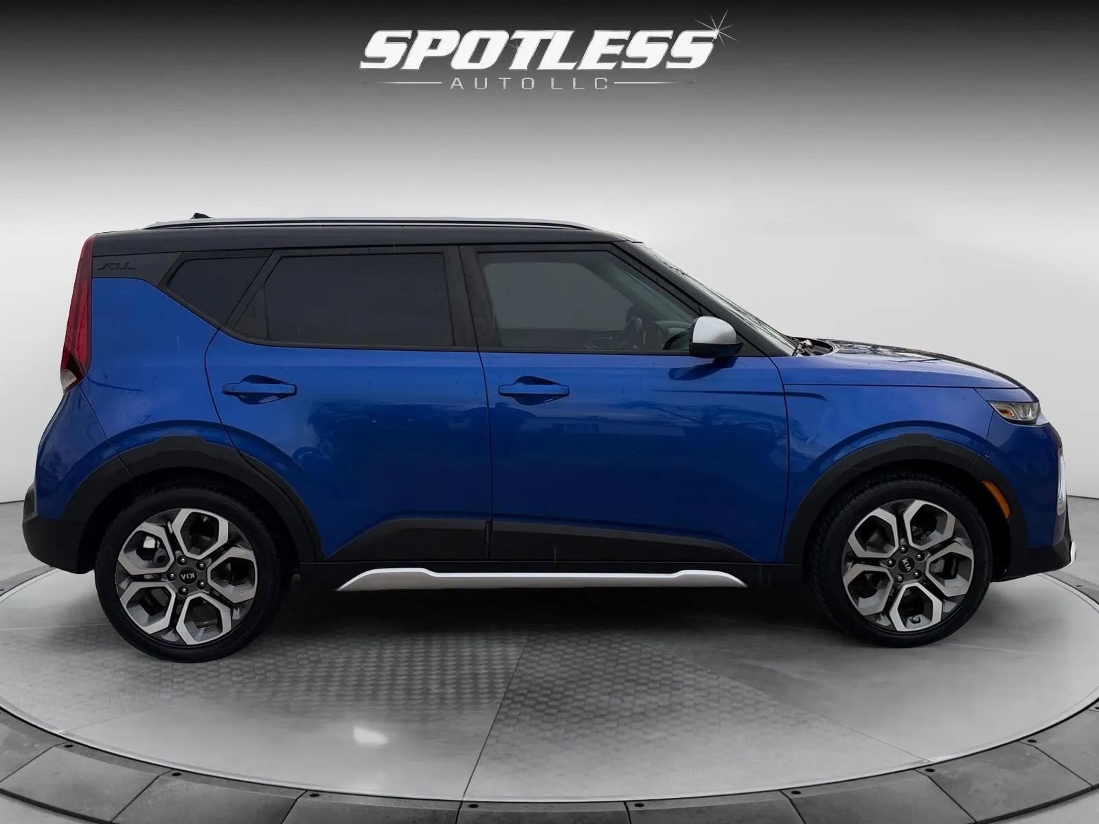 2021 Kia Soul X-Line Image 6 of 27