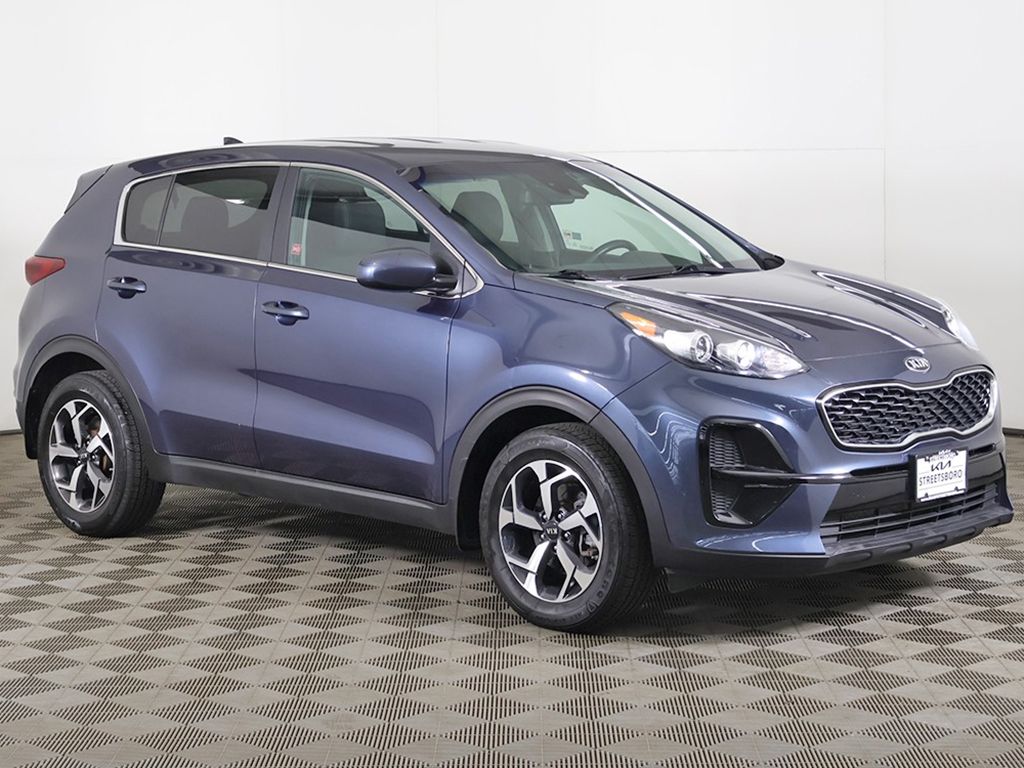 2021 Kia Sportage LX Image 3 of 44