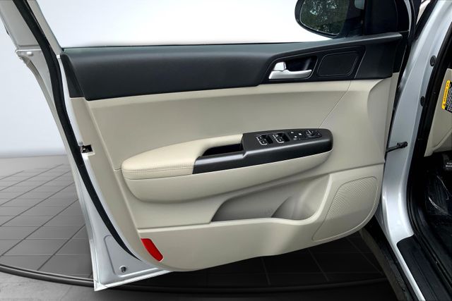 2021 Kia Sportage LX Image 23 of 35