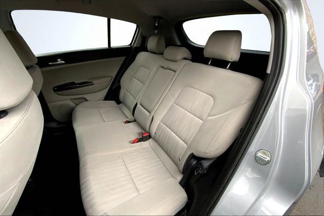 2021 Kia Sportage LX Image 11 of 35