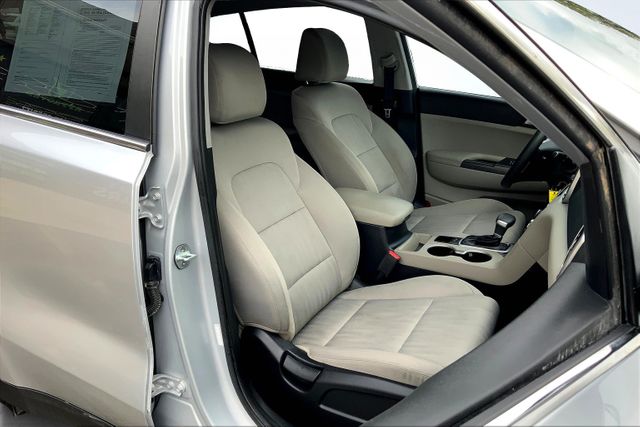 2021 Kia Sportage LX Image 8 of 35