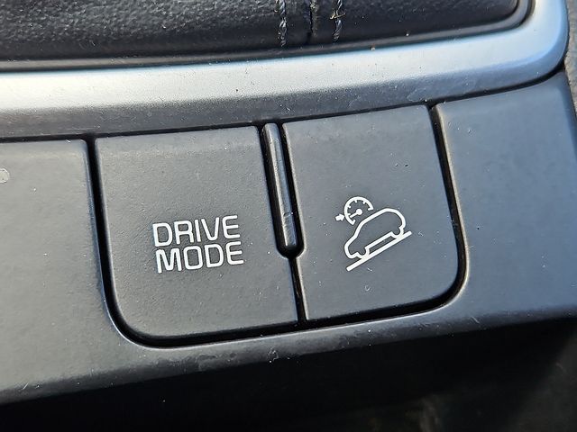 Vehicle image 22 of 30