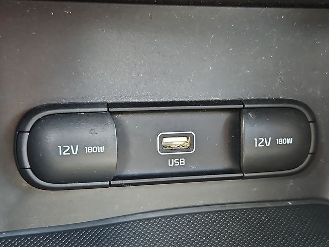 Vehicle image 21 of 30
