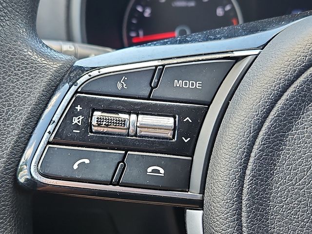 Vehicle image 19 of 30
