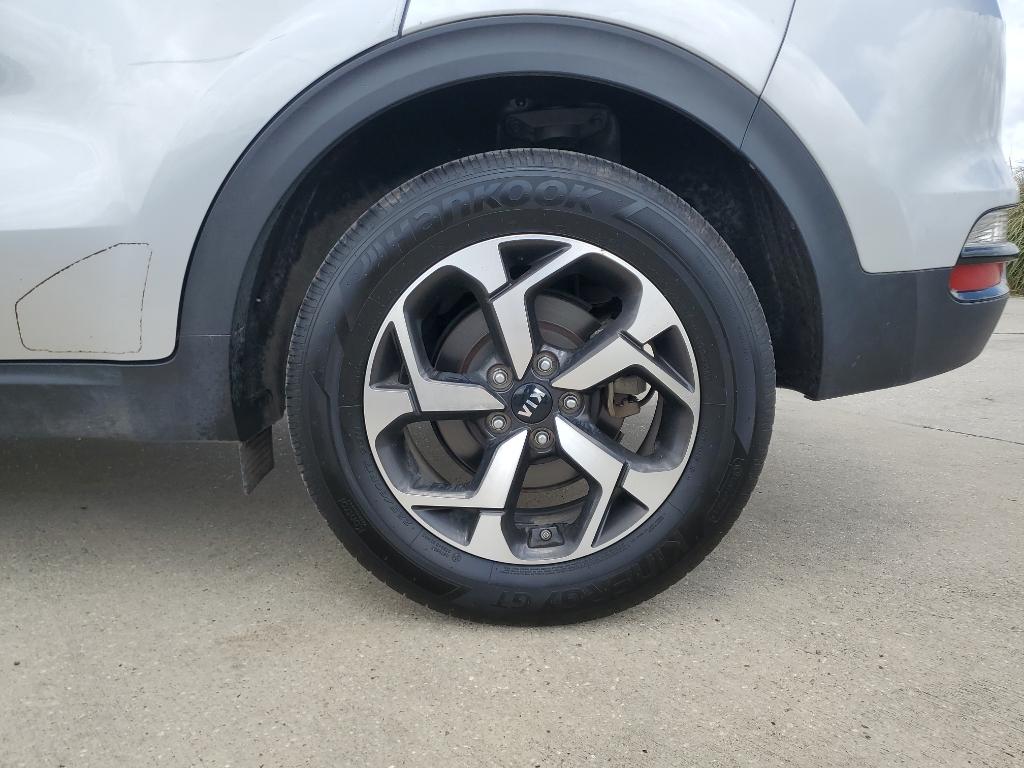 Vehicle image 7 of 14