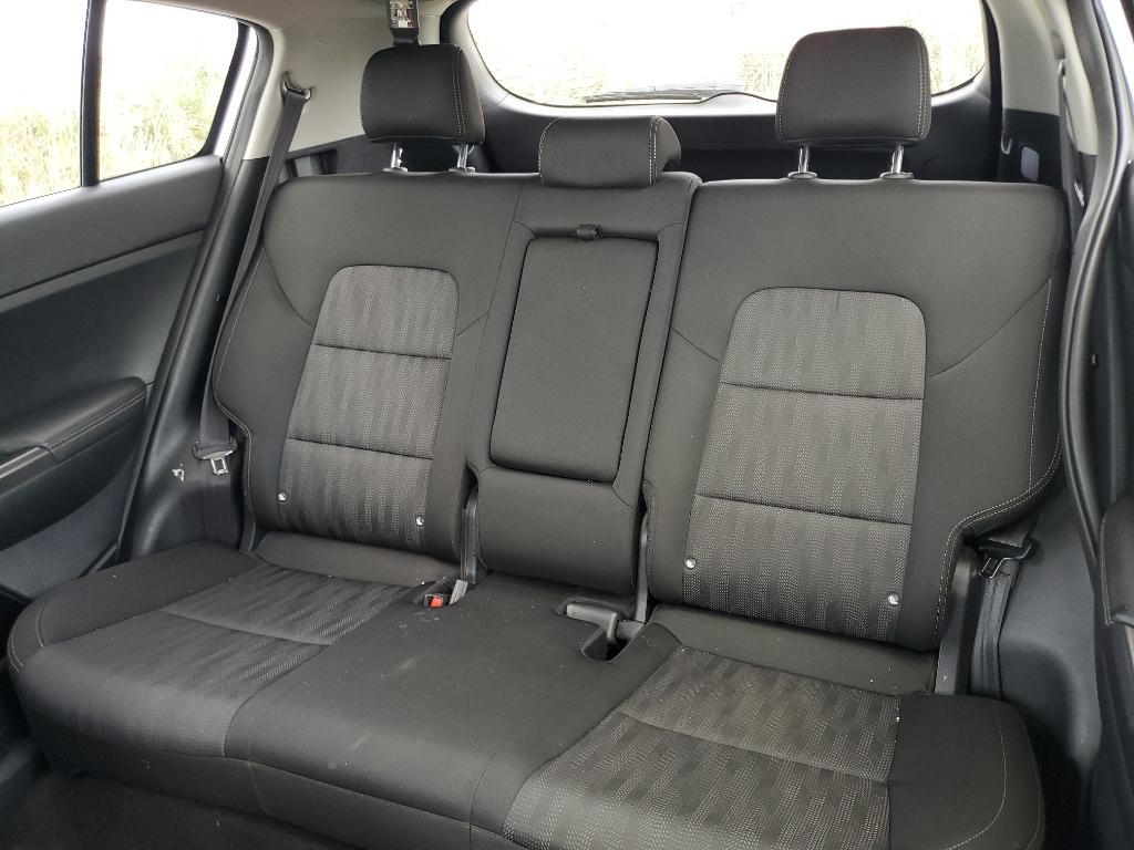 Vehicle image 11 of 14