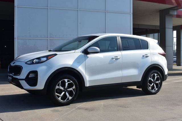 2021 Kia Sportage LX Image 2 of 31