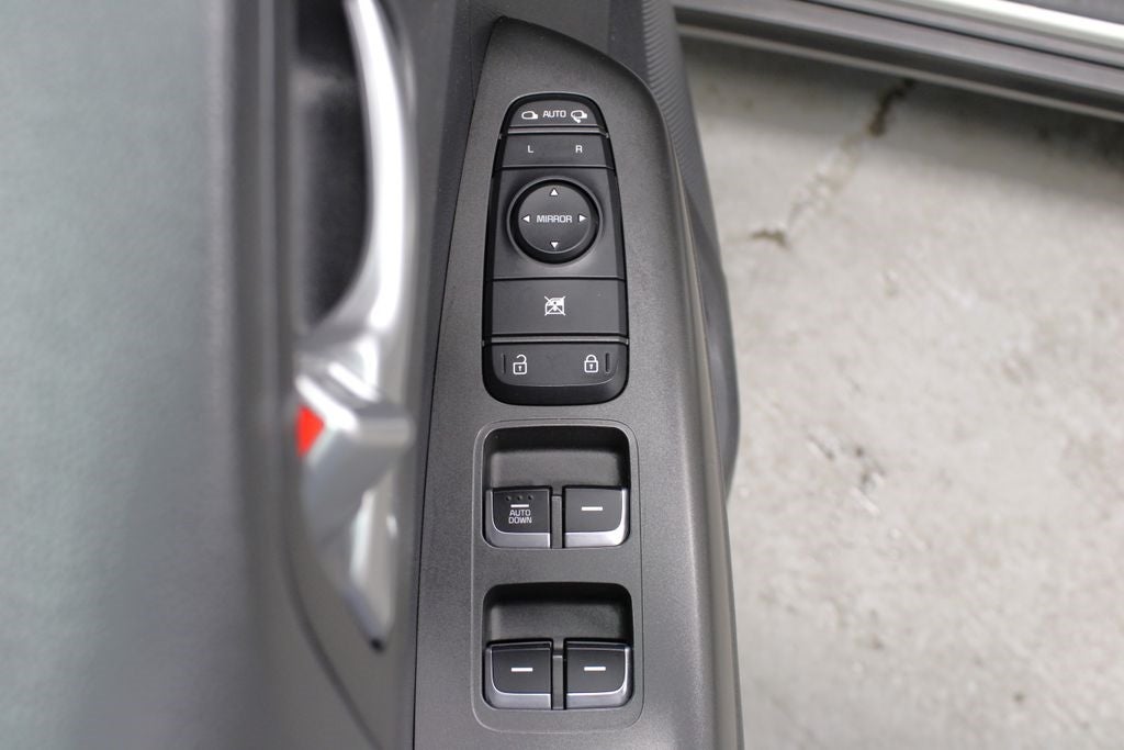 Vehicle image 34 of 58