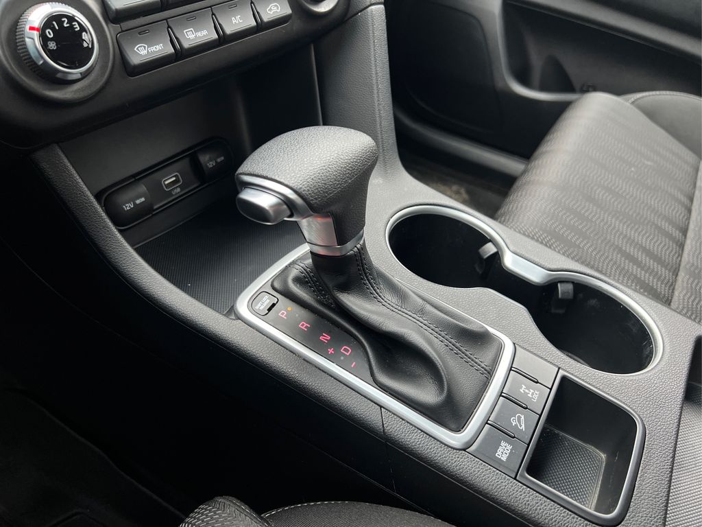 Vehicle image 32 of 36