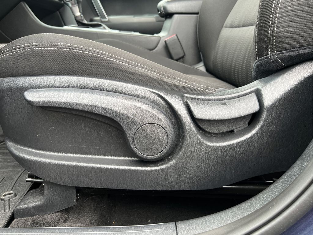 Vehicle image 21 of 36