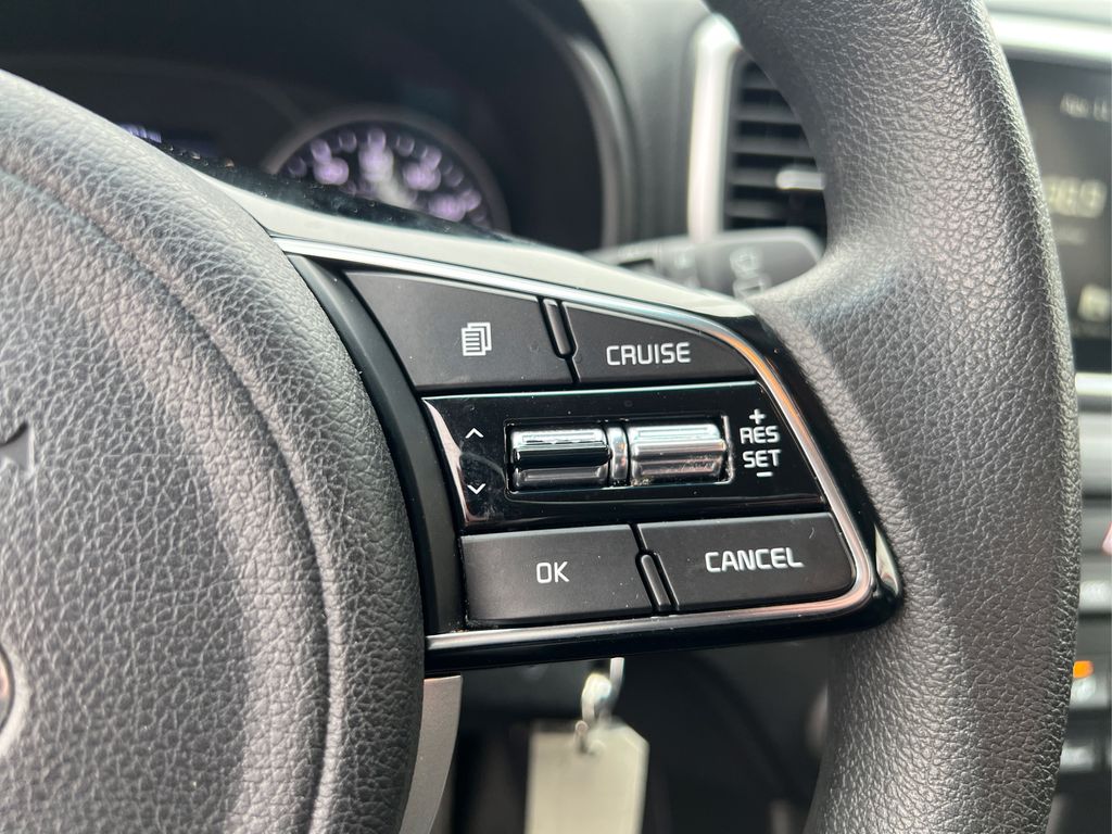 Vehicle image 25 of 36