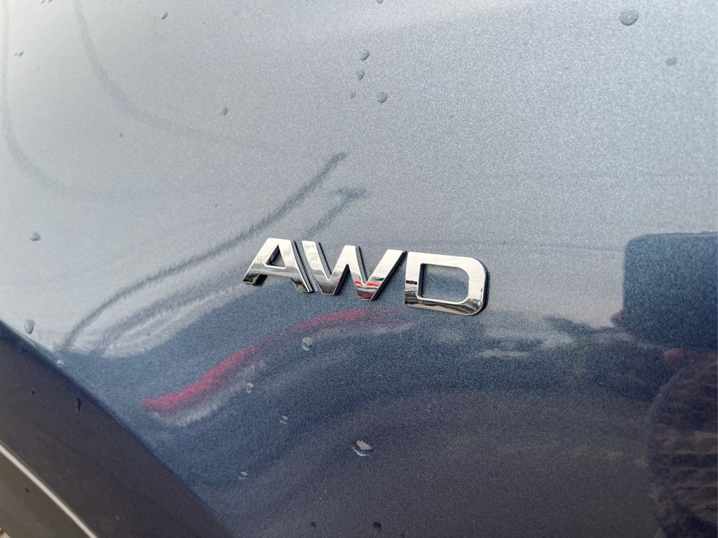 Vehicle image 14 of 36