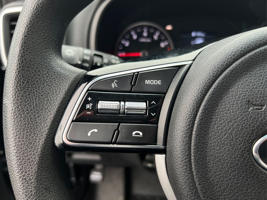 Vehicle image 33 of 36