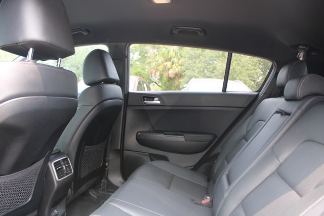 Vehicle image 19 of 22