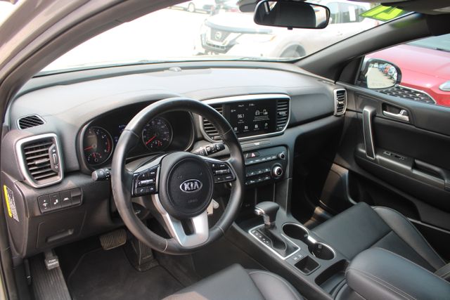 Vehicle image 12 of 22