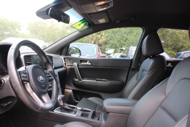 Vehicle image 13 of 22