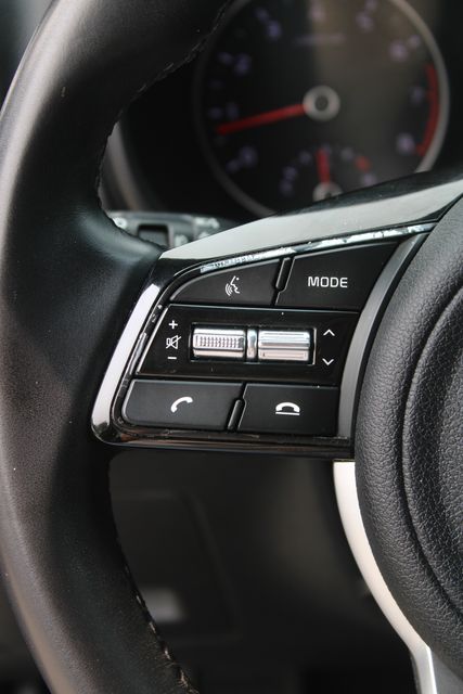 Vehicle image 15 of 22