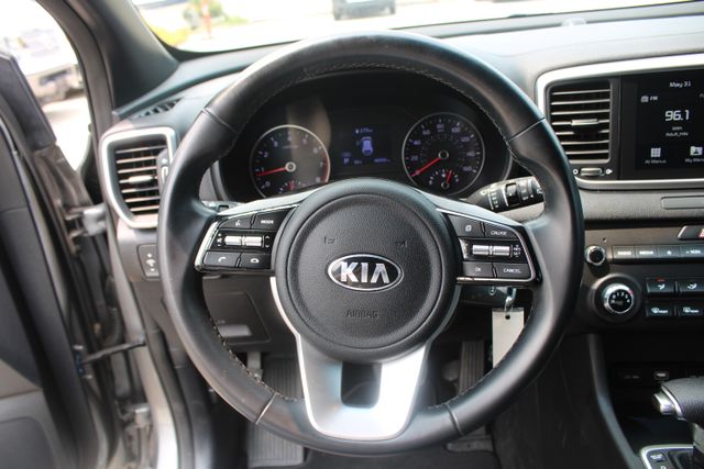 Vehicle image 14 of 22