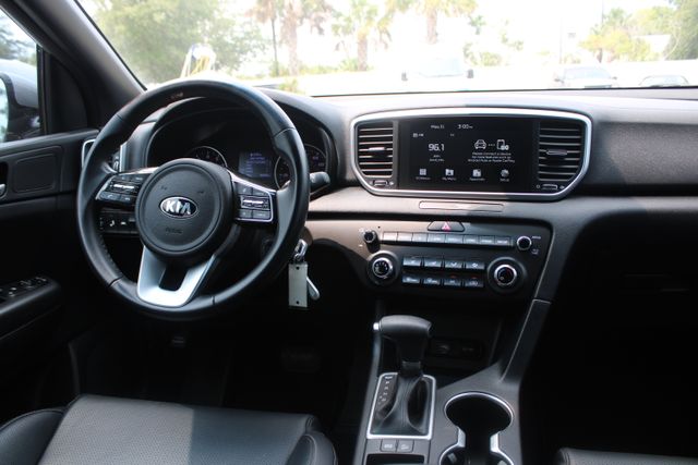 Vehicle image 21 of 22