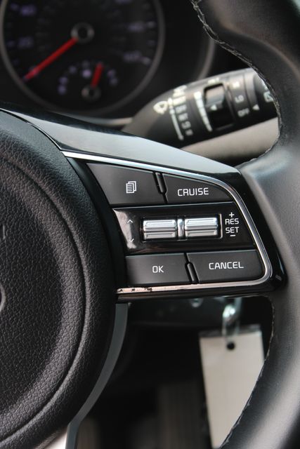 Vehicle image 16 of 22