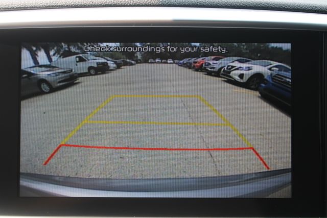 Vehicle image 10 of 22
