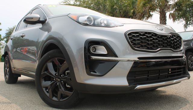 Vehicle image 3 of 22