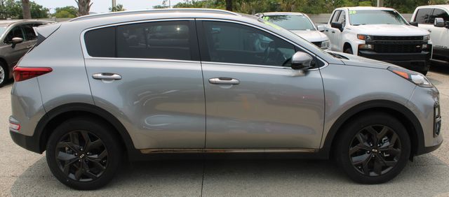 Vehicle image 4 of 22