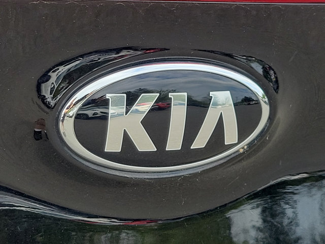 Vehicle image 28 of 30