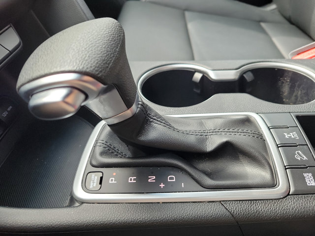 Vehicle image 14 of 30