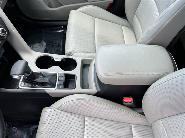 Vehicle image 20 of 25