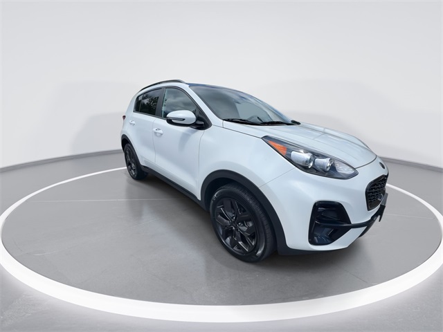Vehicle image 4 of 25