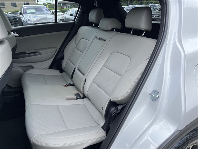 Vehicle image 22 of 25
