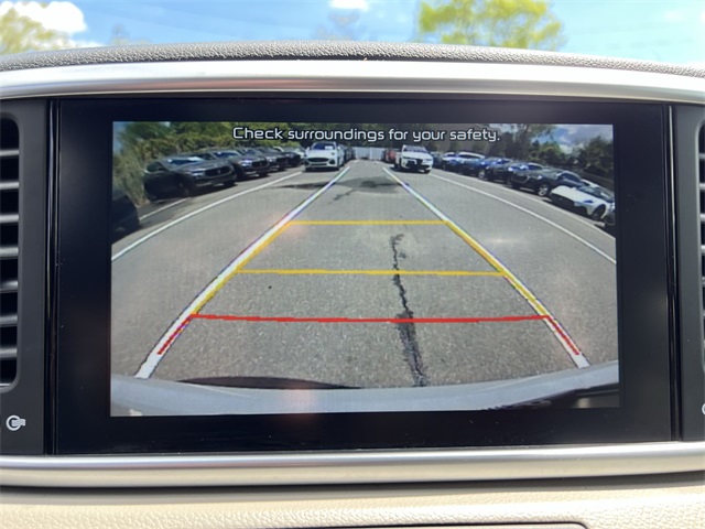Vehicle image 17 of 25