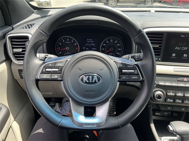 Vehicle image 14 of 25