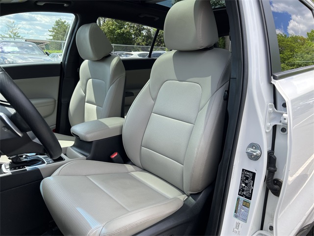 Vehicle image 11 of 25