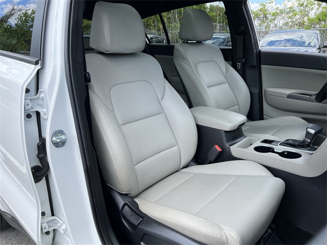 Vehicle image 24 of 25