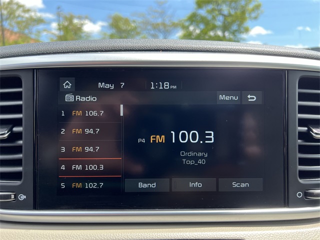 Vehicle image 16 of 25