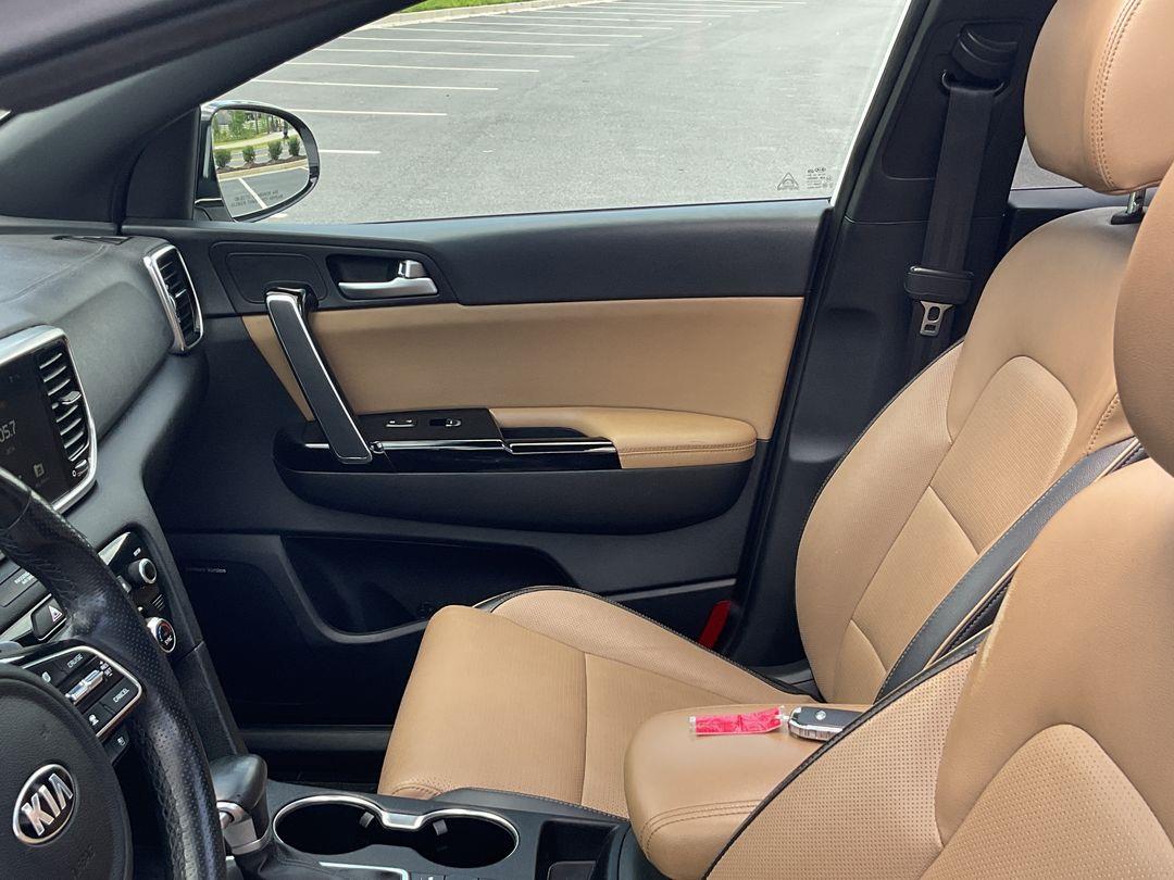 Vehicle image 15 of 24