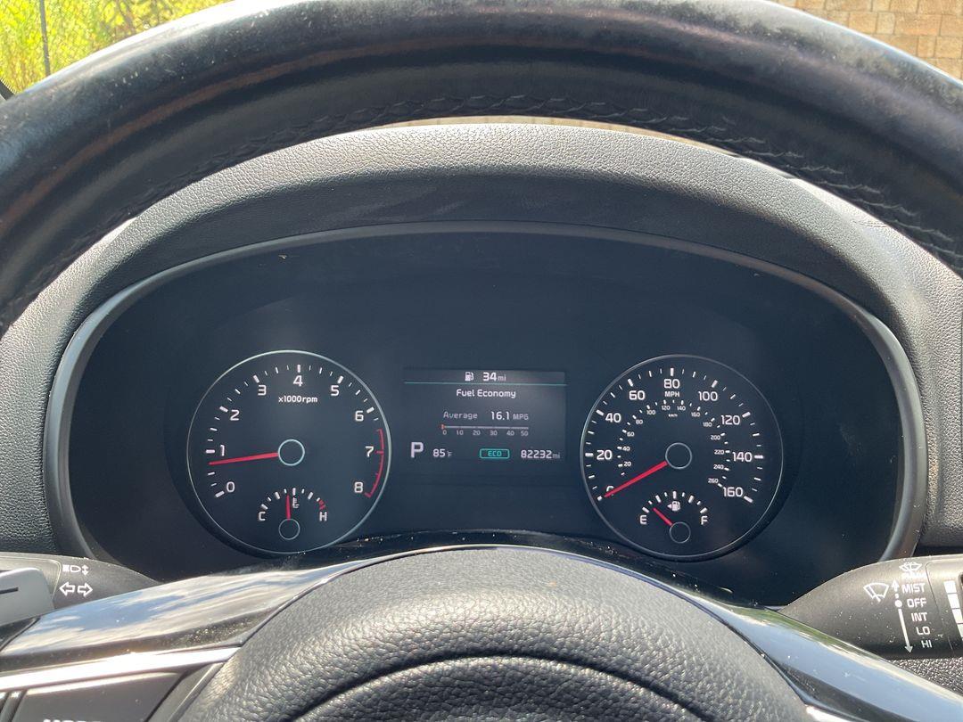 Vehicle image 21 of 24