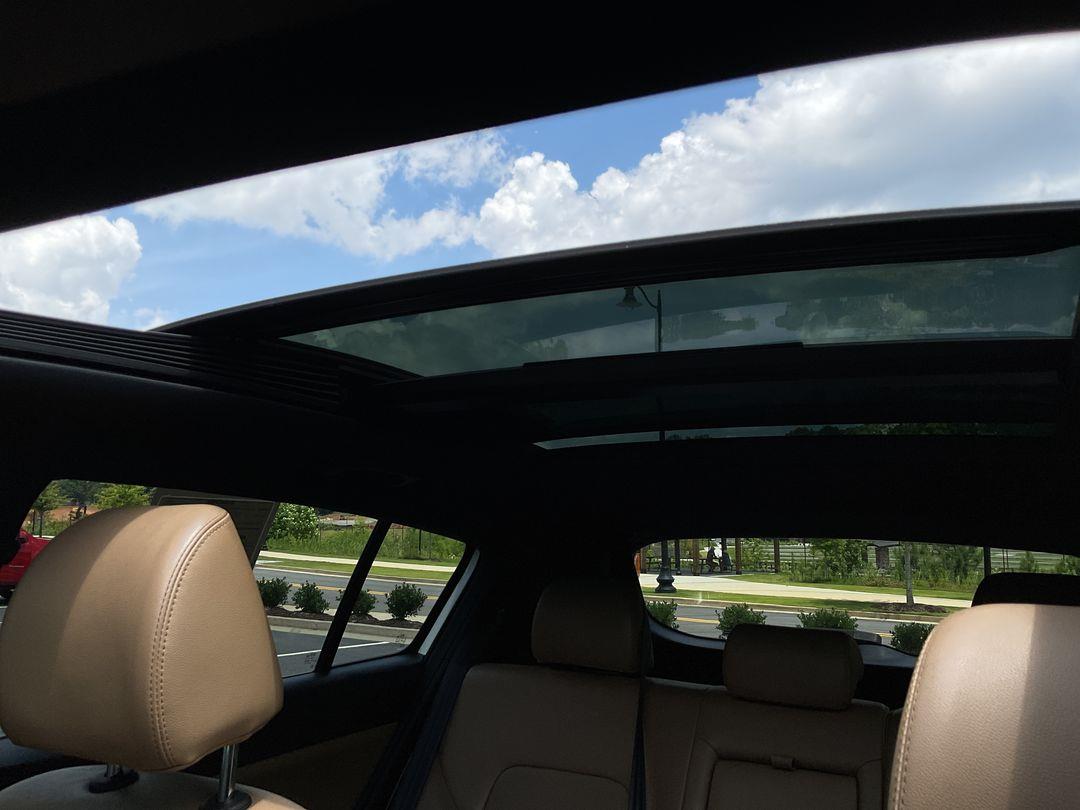 Vehicle image 20 of 24