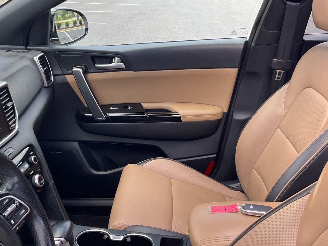 Vehicle image 16 of 24