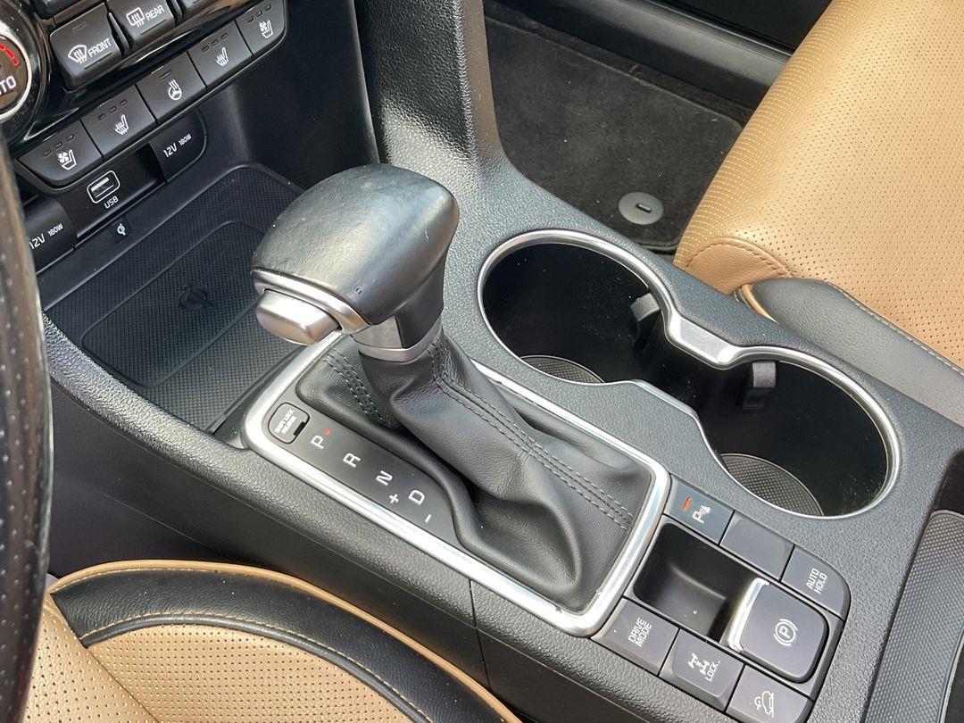 Vehicle image 17 of 24