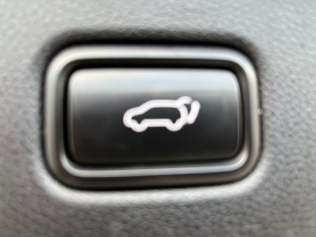 Vehicle image 8 of 52
