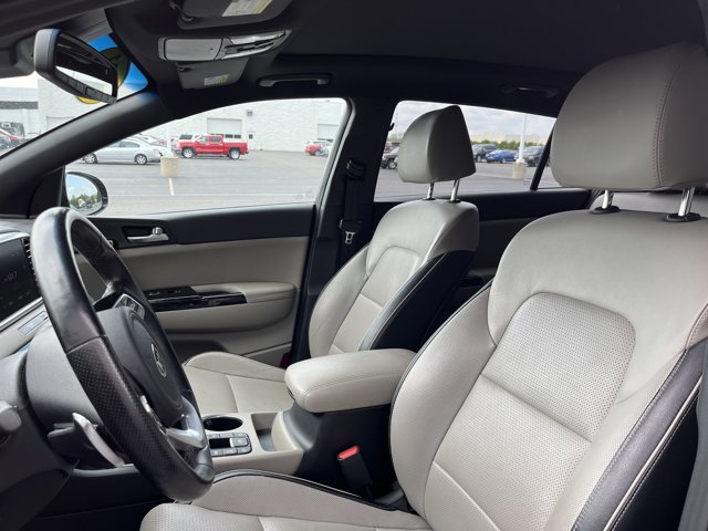 Vehicle image 10 of 52
