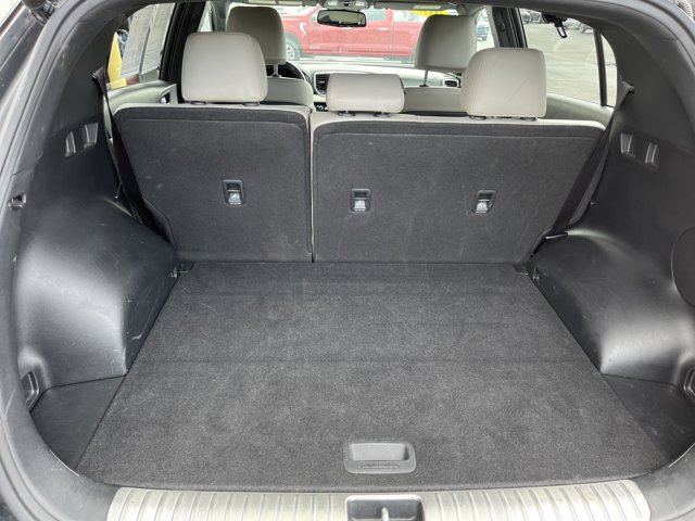 Vehicle image 7 of 52