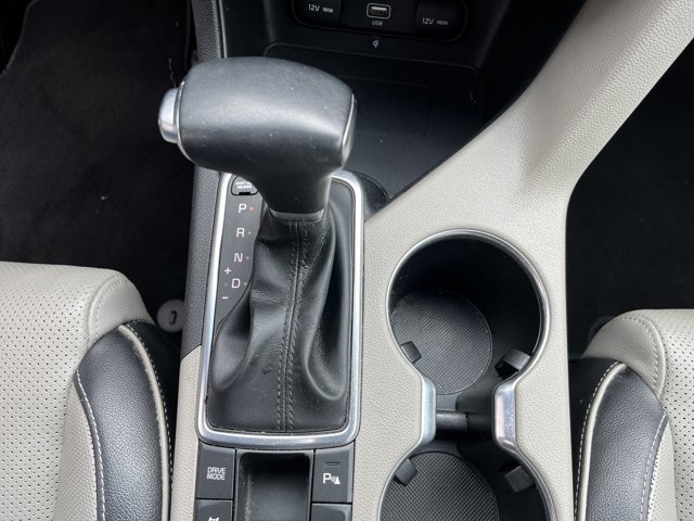 Vehicle image 34 of 52