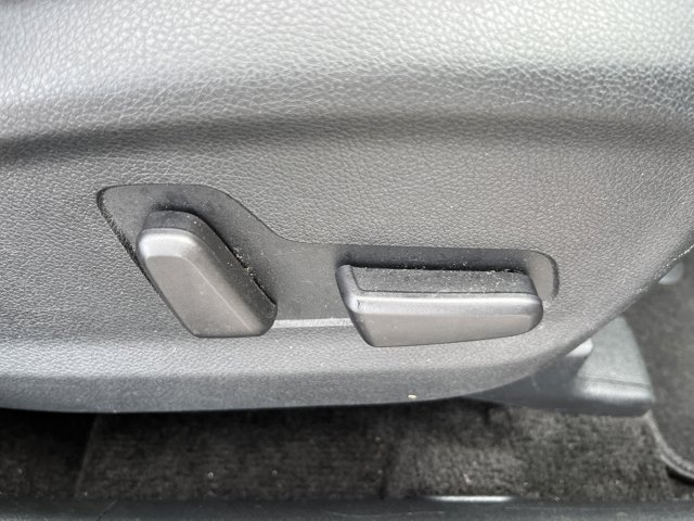 Vehicle image 42 of 52