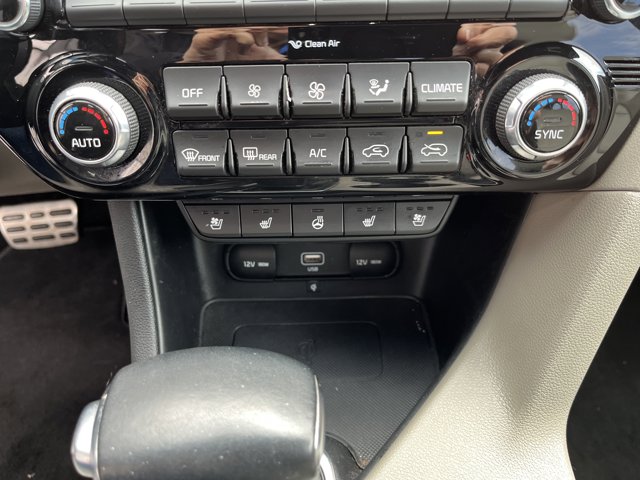 Vehicle image 31 of 52